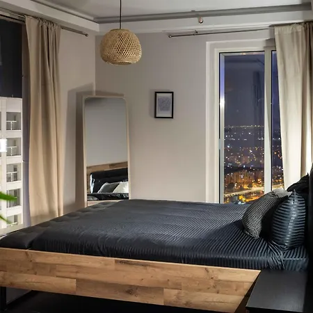 Digital Nomad Penthouse - 250m2 With 5 Bedrooms And Fast Wi-fi - Monitors Included Lägenhet Skopje