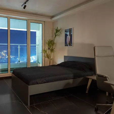 Lägenhet Digital Nomad Penthouse - 250m2 With 5 Bedrooms And Fast Wi-fi - Monitors Included *
