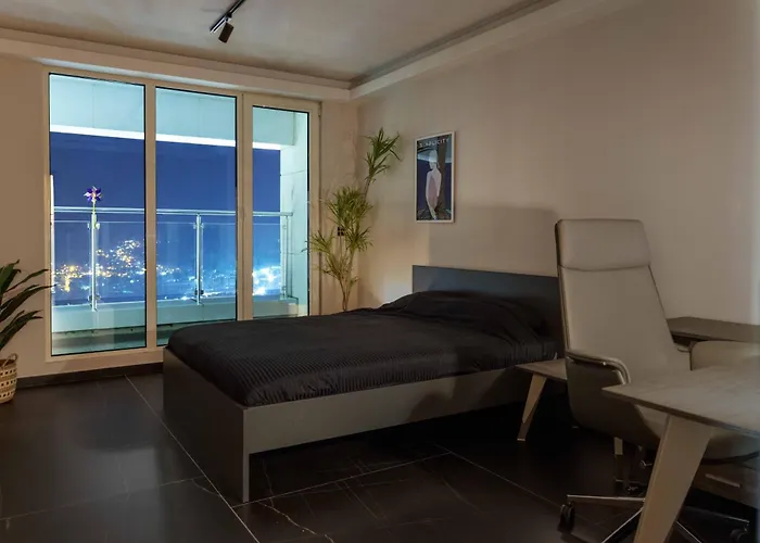 Apartman Digital Nomad Penthouse - 250m2 With 5 Bedrooms And Fast Wi-fi - Monitors Included *